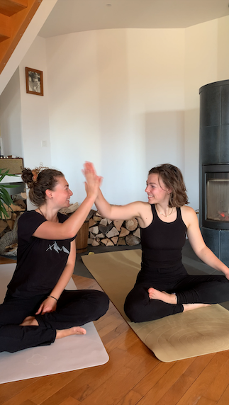 Fin d'un cours de yoga privé avec Julie Mansuy
