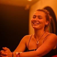 Découvrez mes services pour les professionels et mes cours de yoga dans les Vosges.
